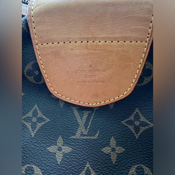 Imitation Louis Vuitton Shoulder Bag - Picture 3 of 8